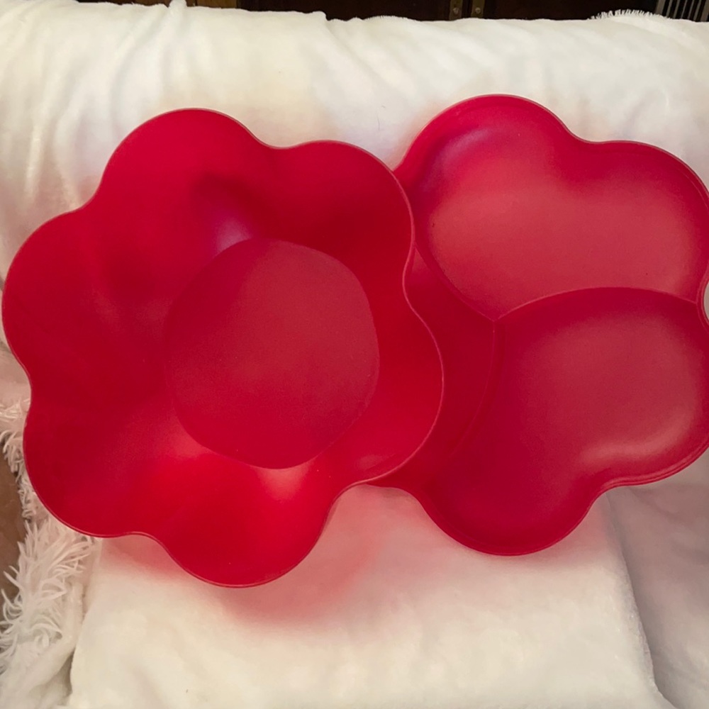 Tupperware Chip n Dip 2 Piece Set Red New